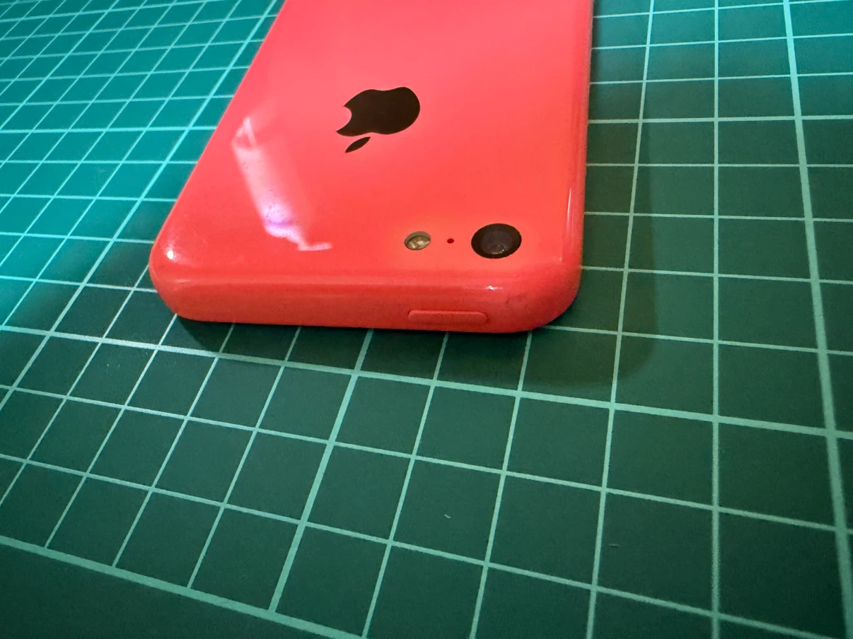 アップル iPhone 5c 16GB ピンクの写真2枚目