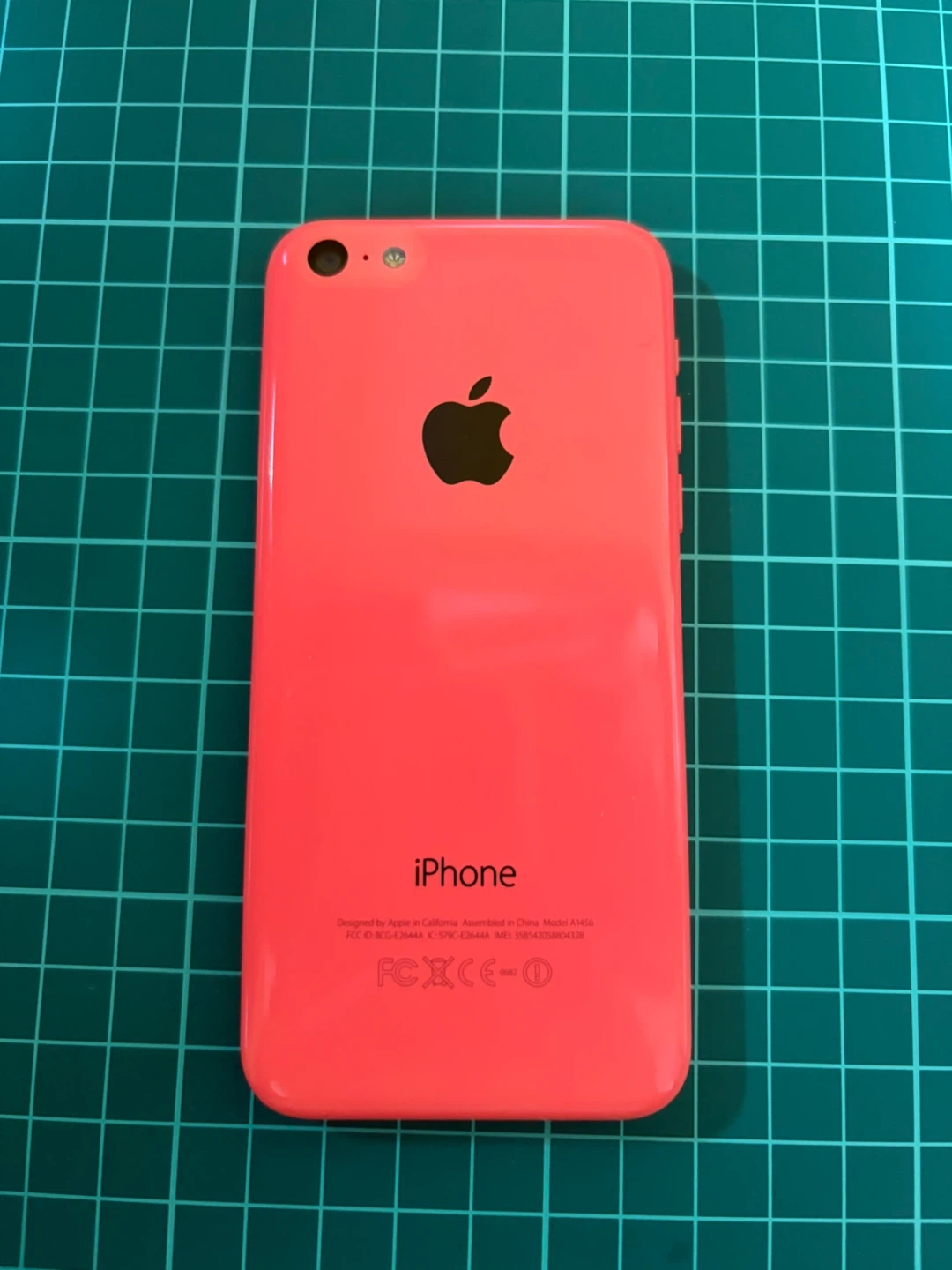 アップル iPhone 5c 16GB ピンクの写真5枚目