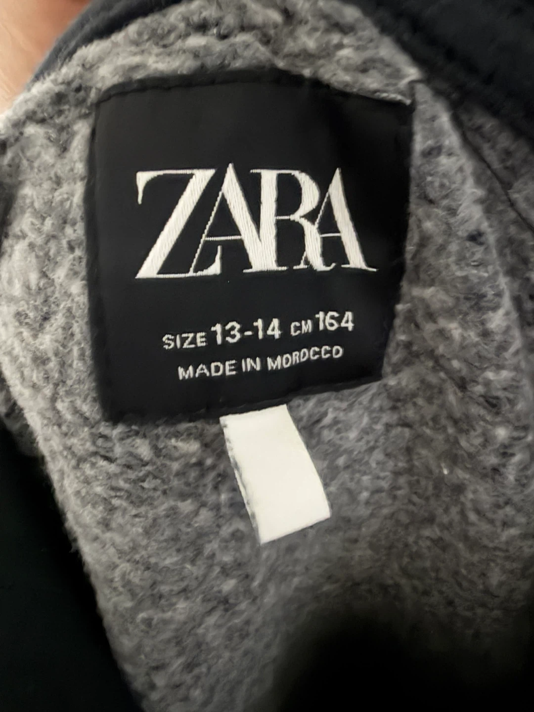 ZARA パーカー　黒の写真3枚目