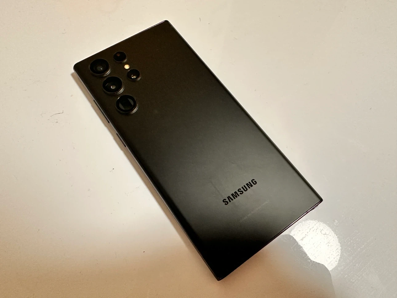 samsungサムスン Galaxy S22 Ultra ブラックの写真3枚目