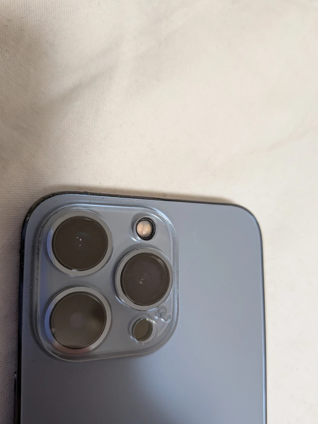 iPhone 13 Pro シエラブルー　256ギガの写真3枚目