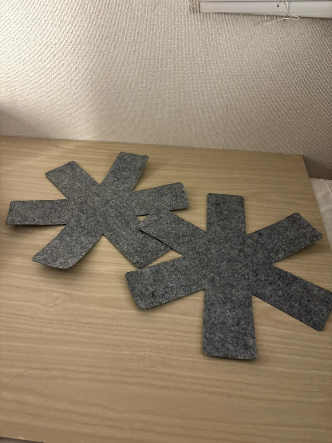 フェルト鍋敷き 雪の結晶 グレー 2枚セット