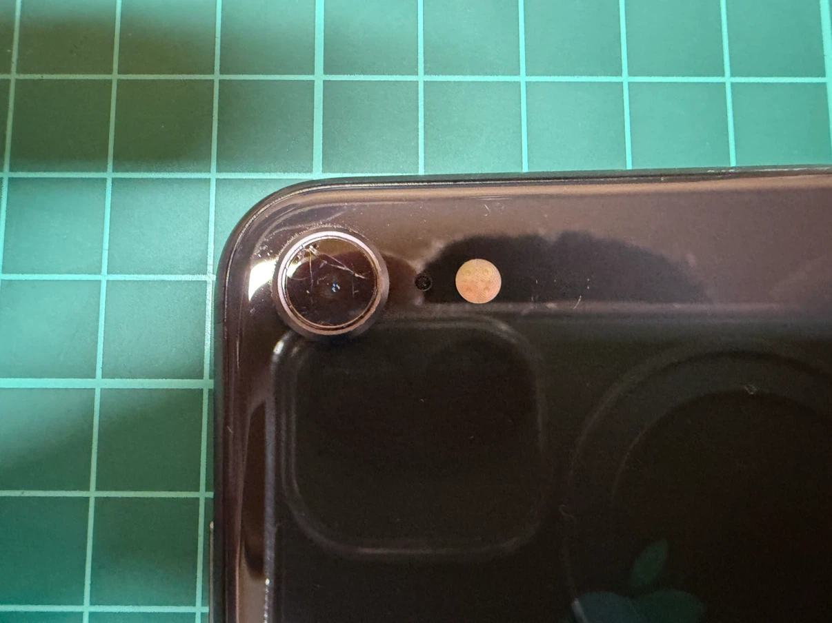 アップル iPhone 8 64GB ブラックの写真2枚目