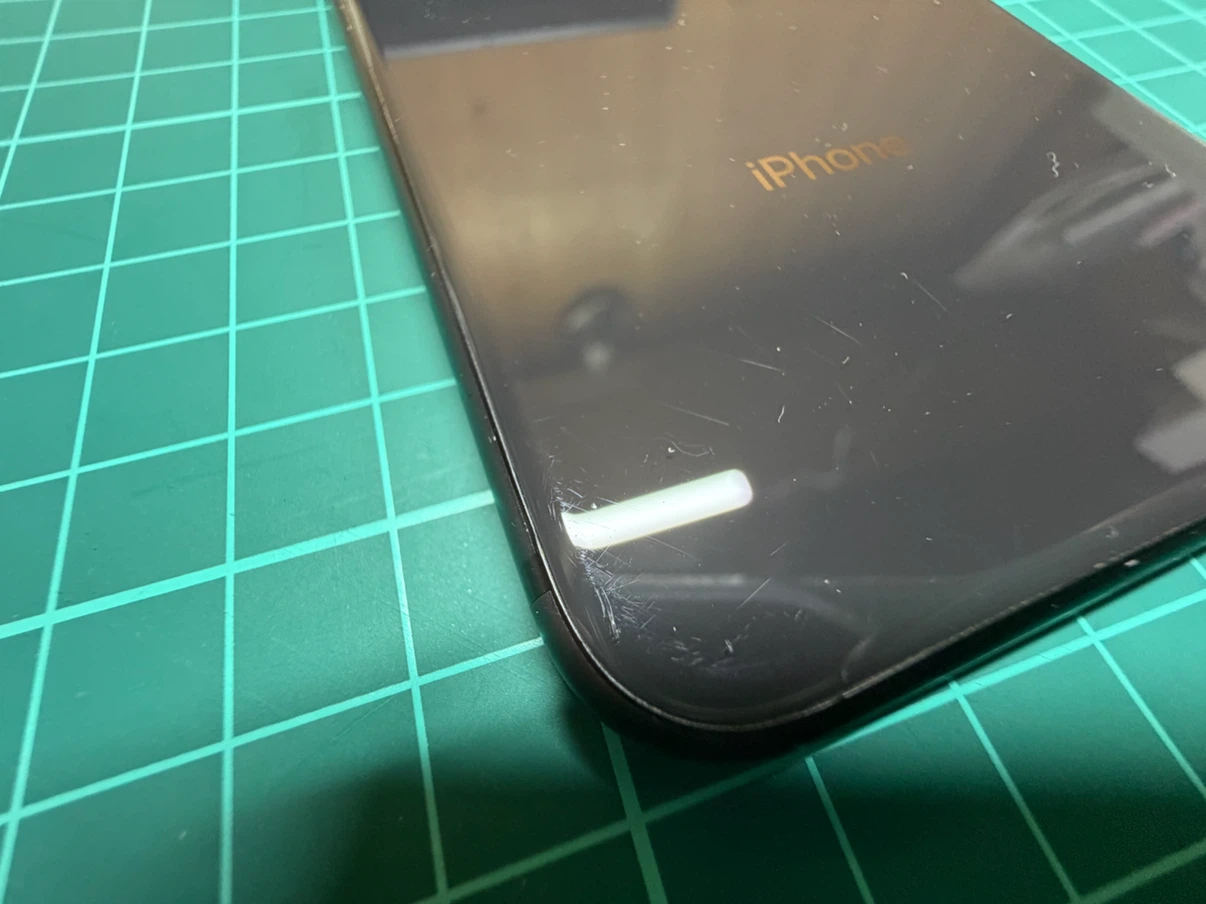 アップル iPhone 8 64GB ブラックの写真6枚目