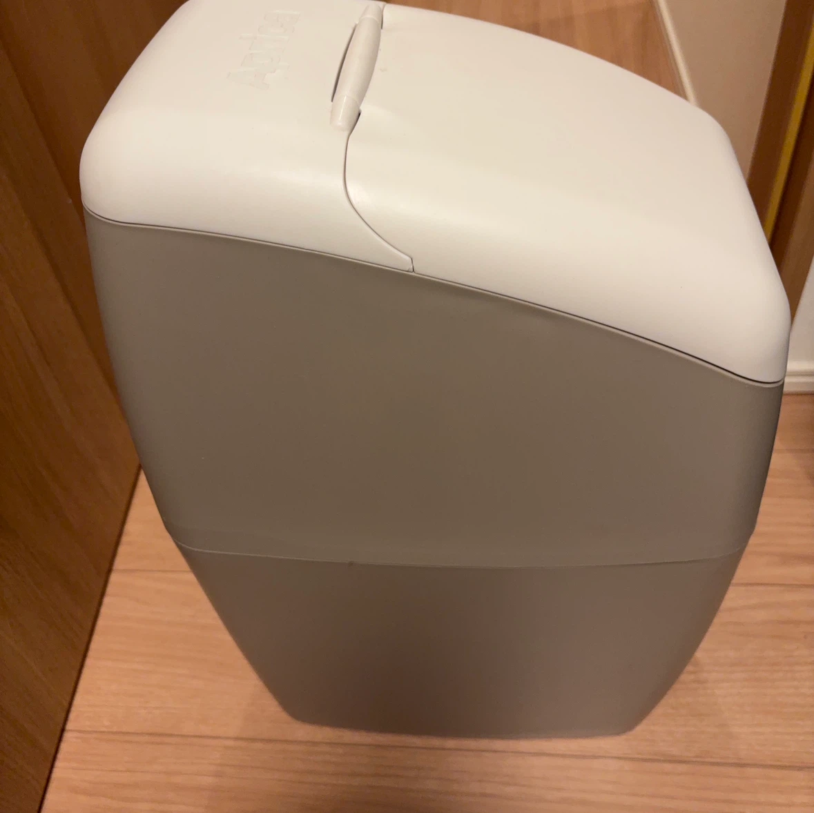 アップリカ おむつ用ゴミ箱 ニオイポイの写真3枚目