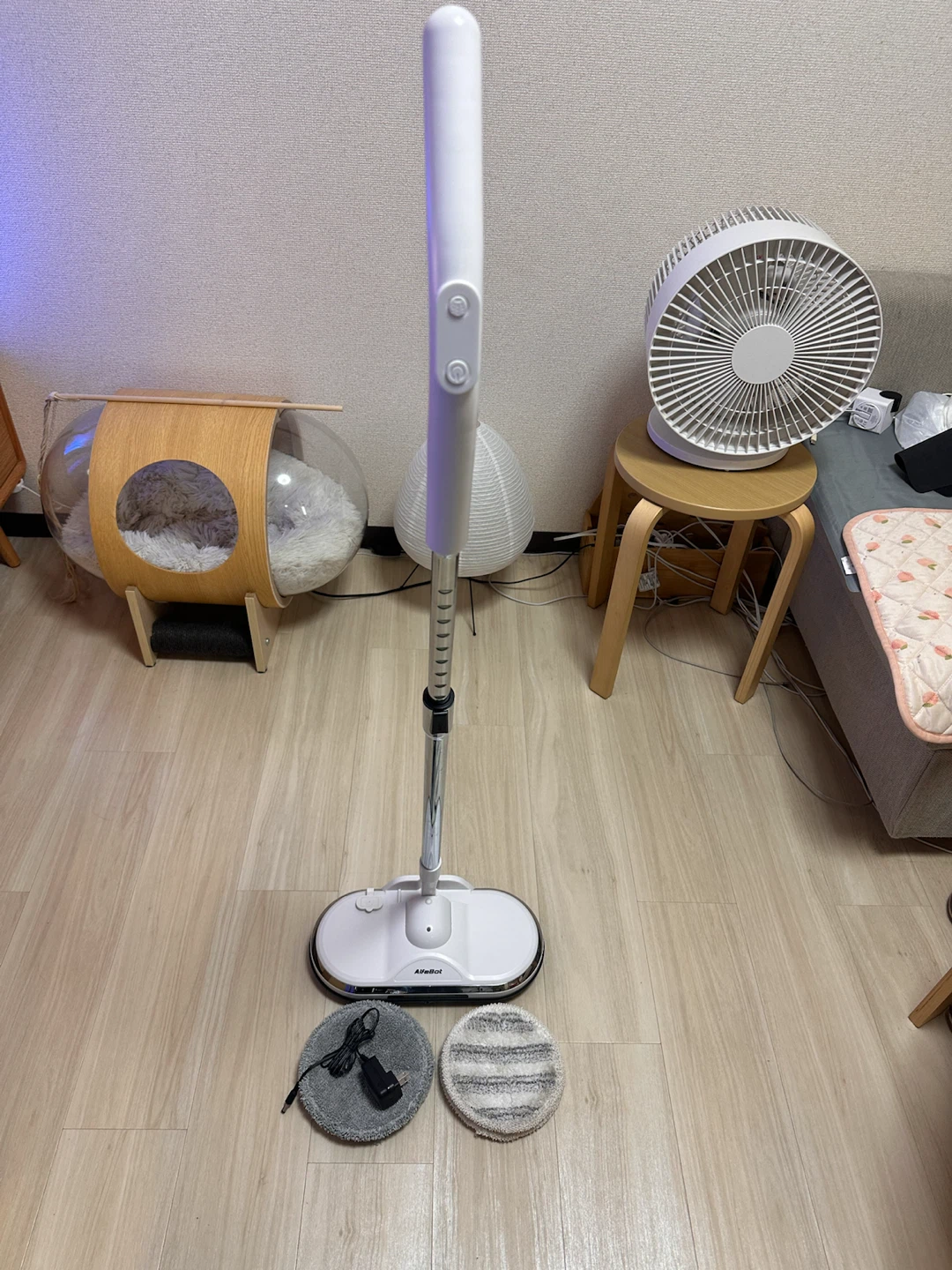 AlfaBot コードレス電動モップ WS-24 回転モップ 水スプレー付きの写真3枚目
