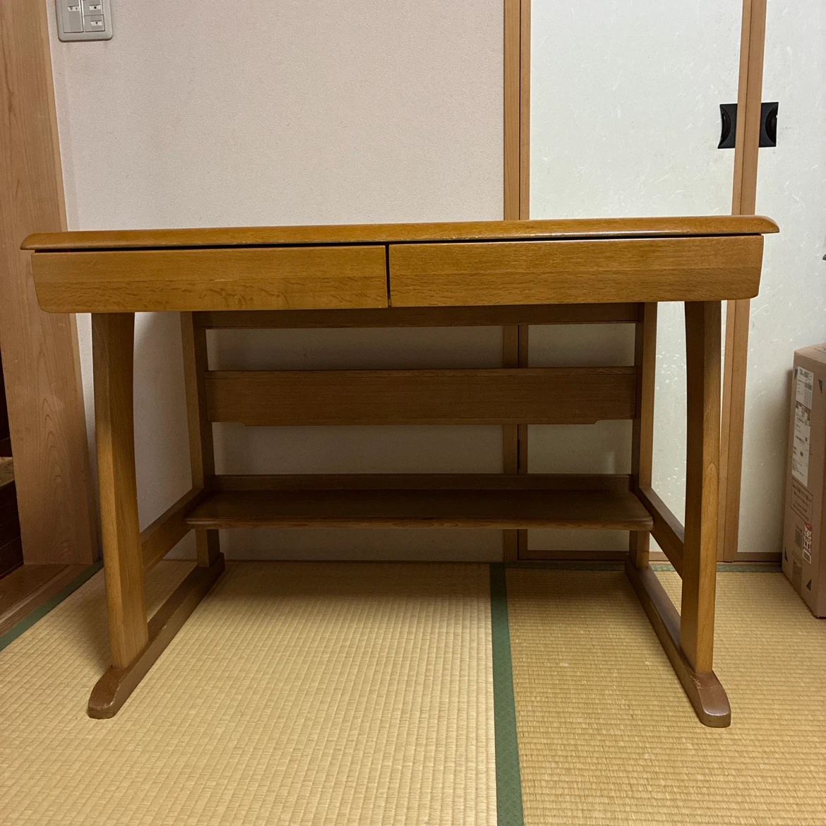 天然杢ナラ材　学習机　10月末終了　大倉山