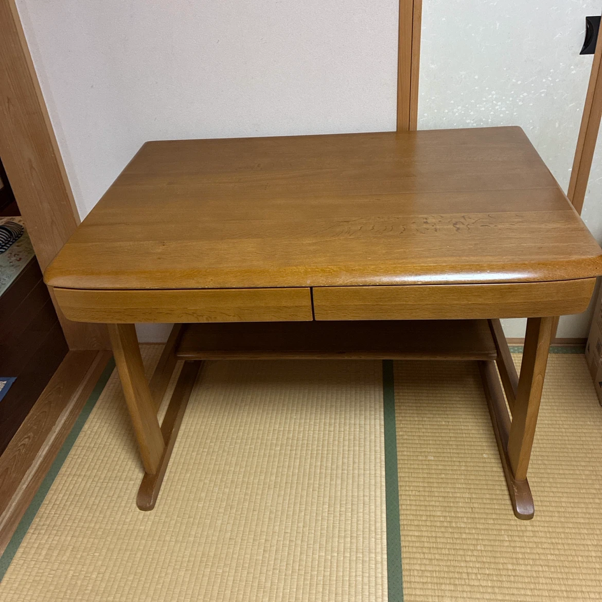 天然杢ナラ材　学習机　10月末終了　大倉山の写真2枚目