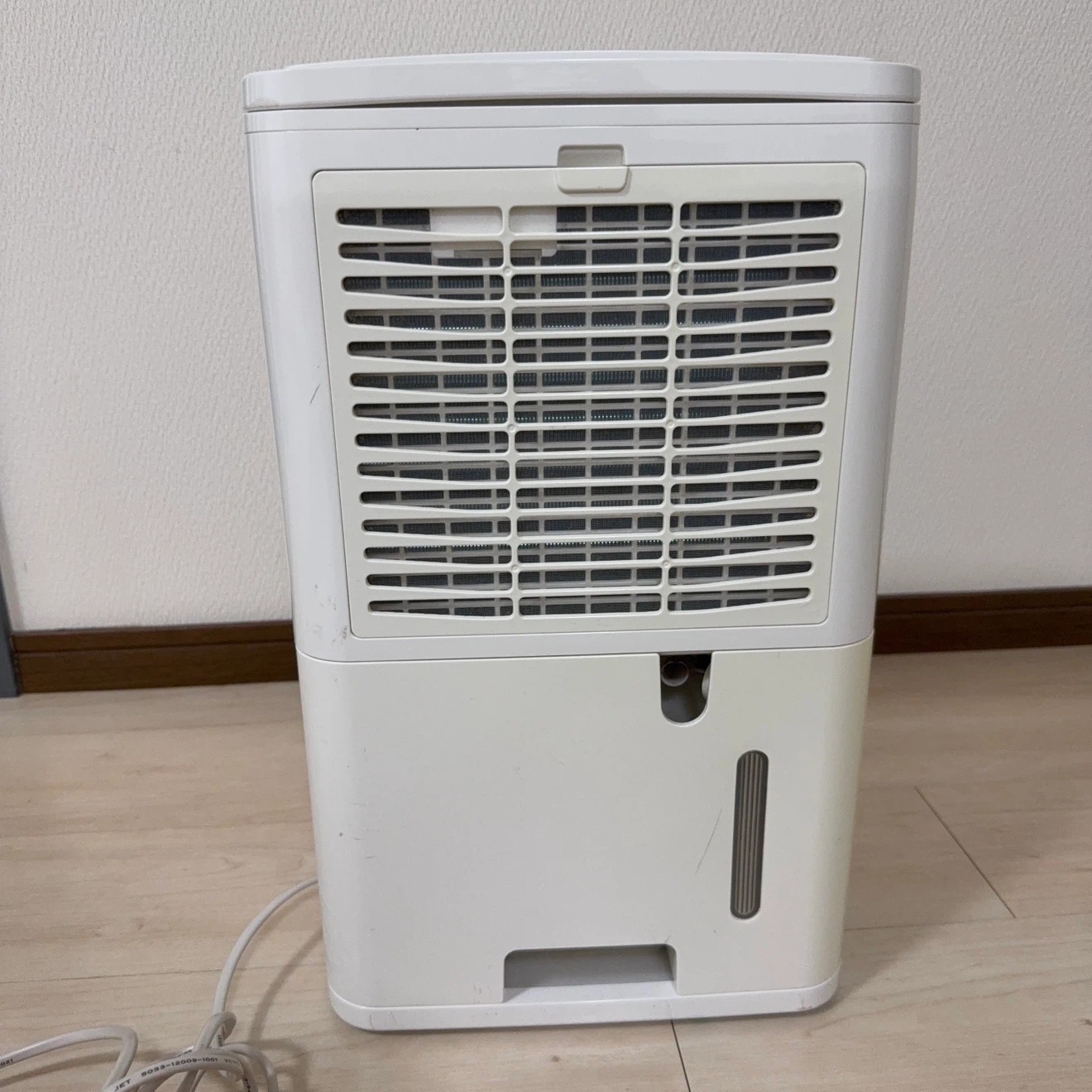 ベルソス コンプレッサー式除湿機 AR-30HCの写真3枚目