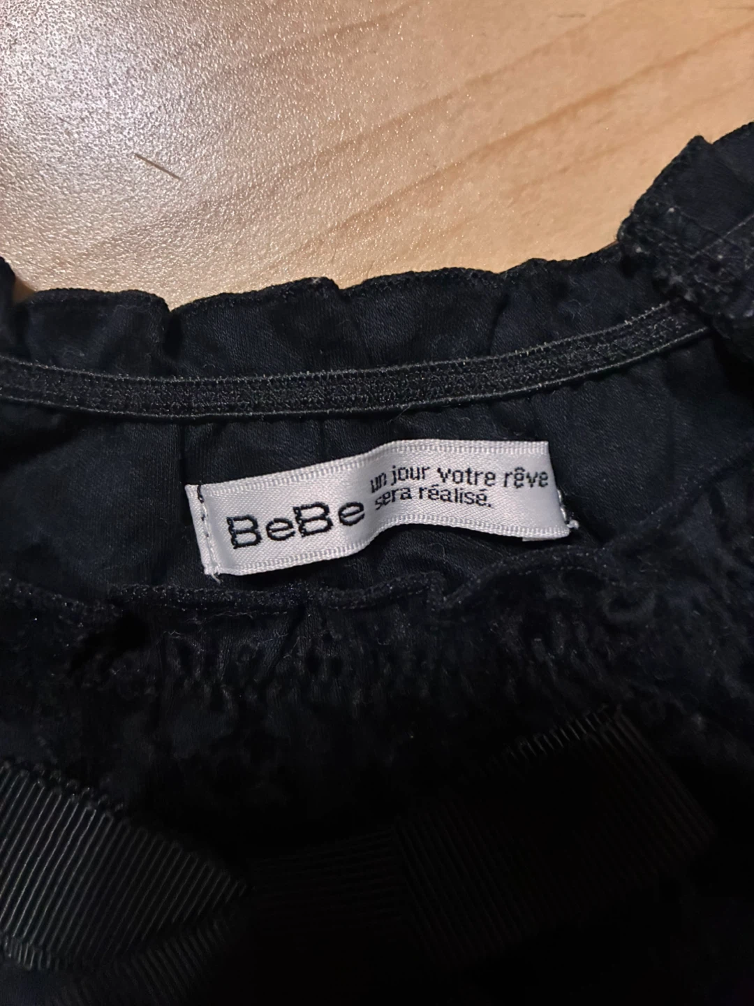 子供服⭐️BEBE⭐️ブラック カットソーの写真2枚目