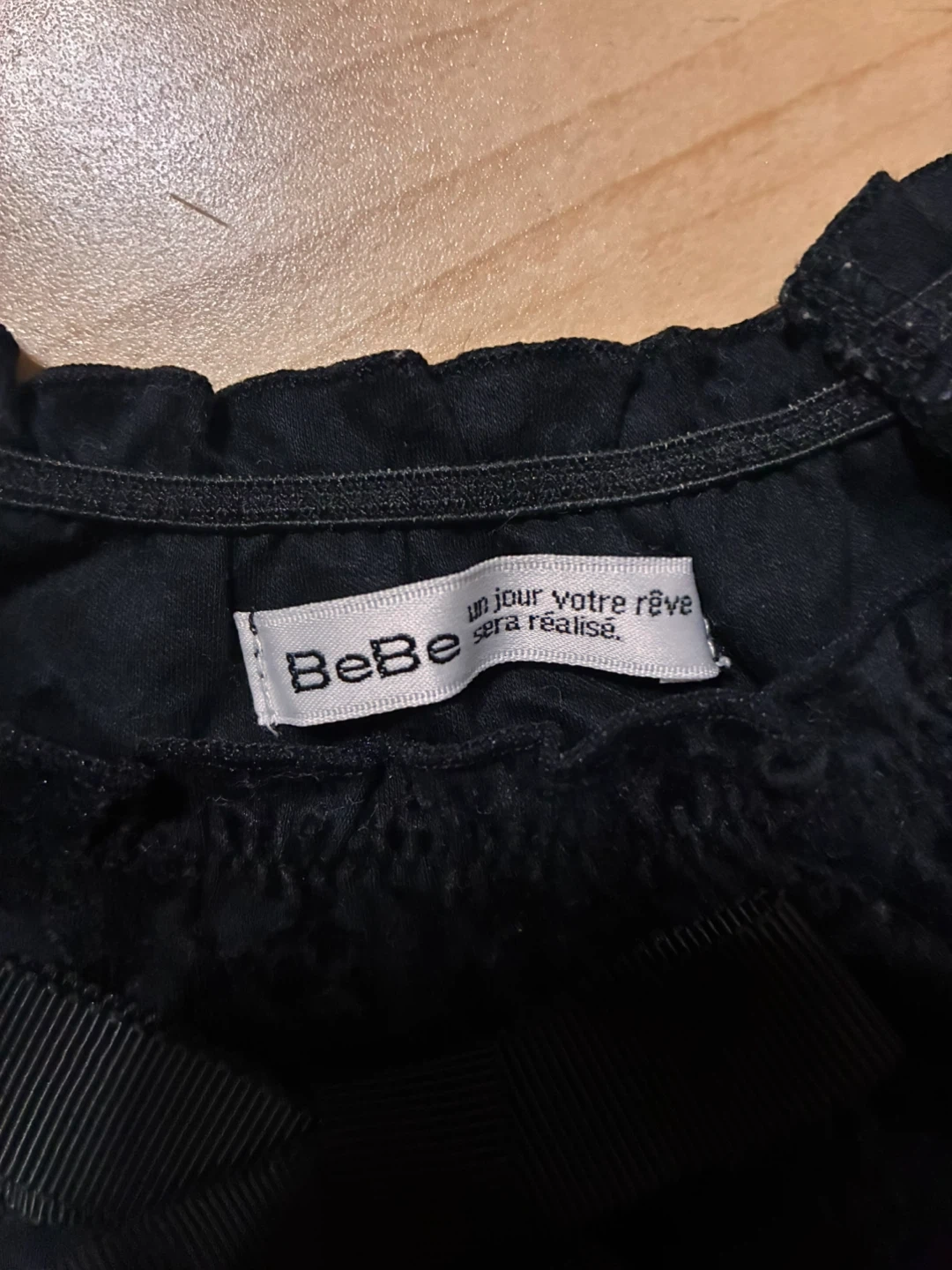 子供服⭐️BEBE⭐️ブラック カットソーの写真2枚目