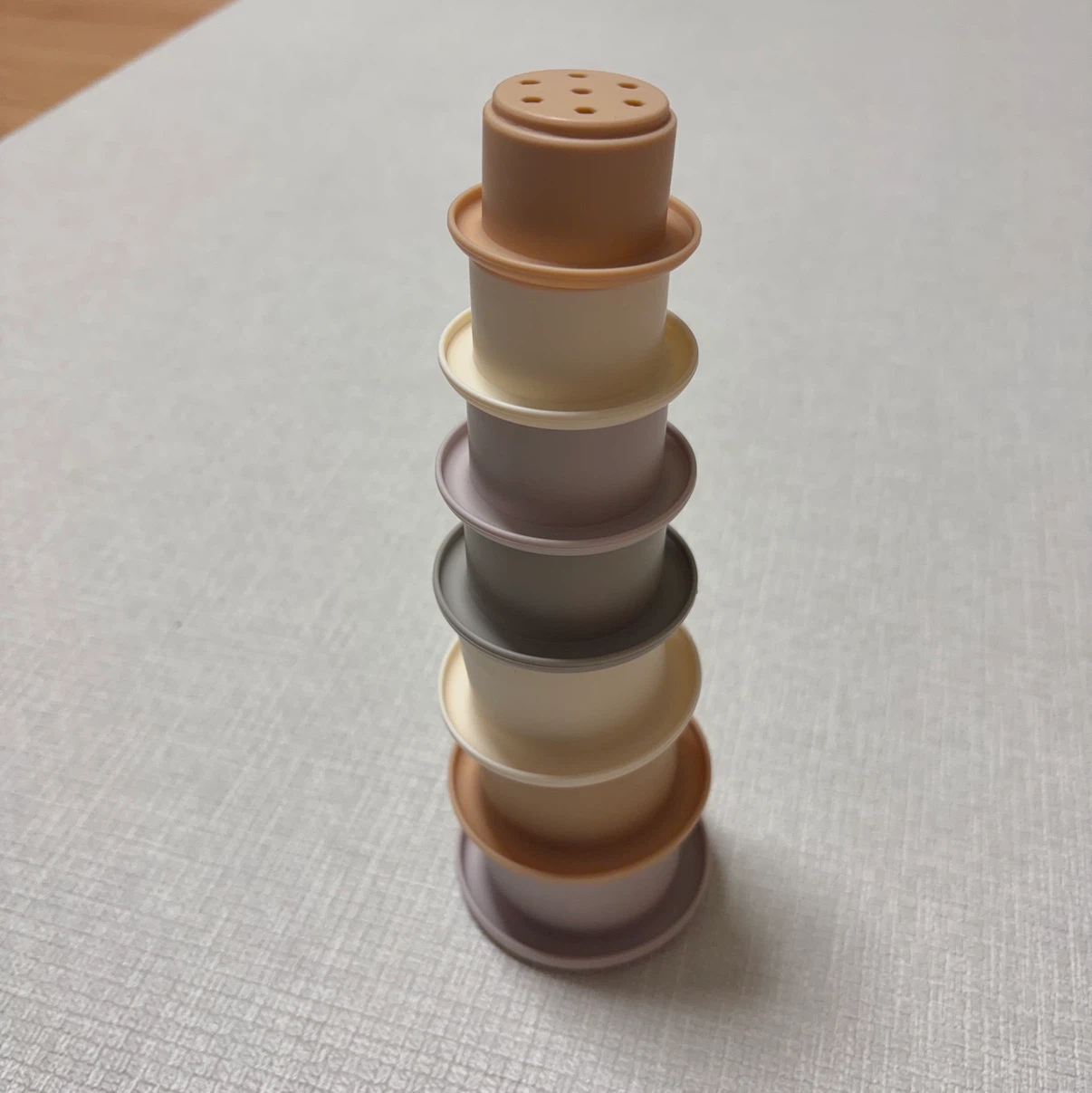 スタッキングカップ 知育玩具 くすみカラー