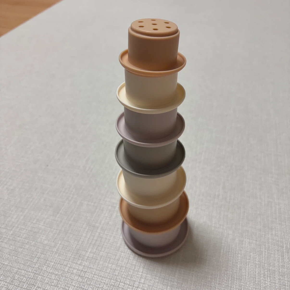 スタッキングカップ 知育玩具 くすみカラー