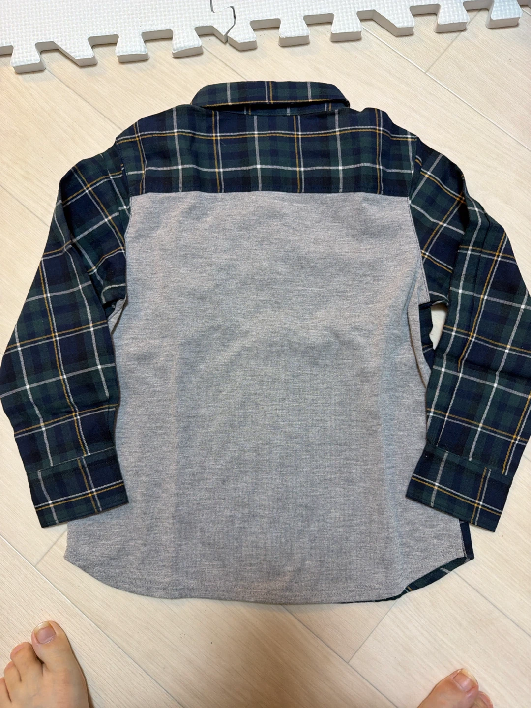 新品未使用☆コムサイズム チェックシャツ 110cmの写真2枚目