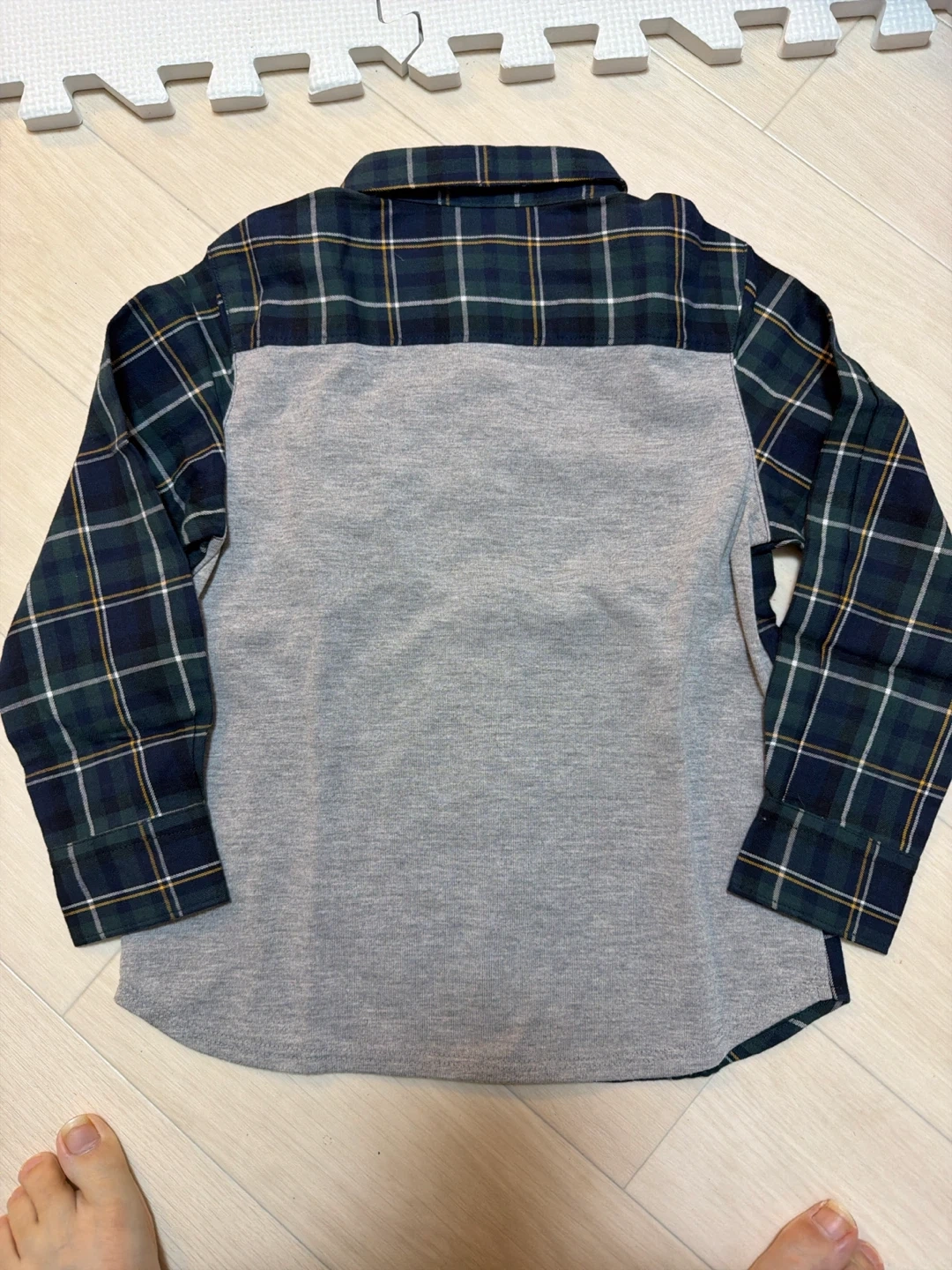 新品未使用☆コムサイズム チェックシャツ 110cmの写真2枚目