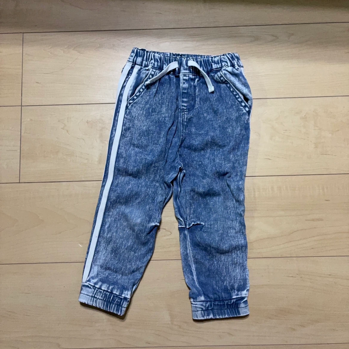 子供服🧸デニム風パンツ🏕️男女問わず着れます‼️