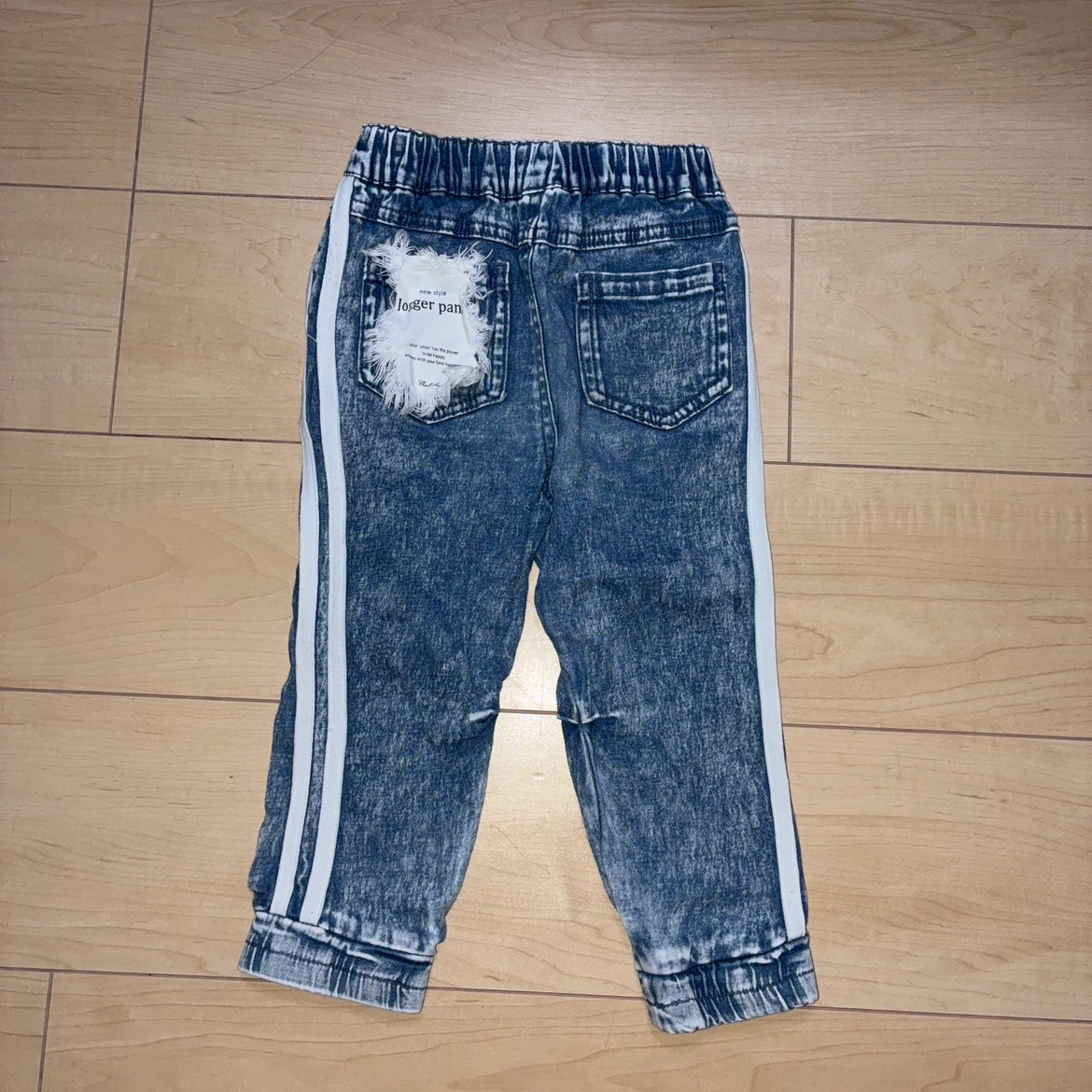 子供服🧸デニム風パンツ🏕️男女問わず着れます‼️の写真2枚目