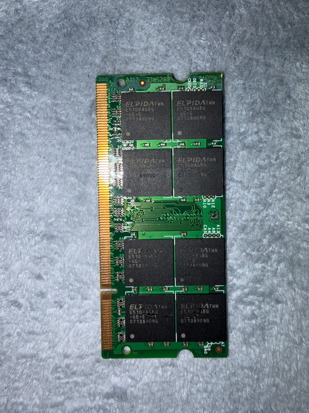 エルピーダ メモリ ノートPC用