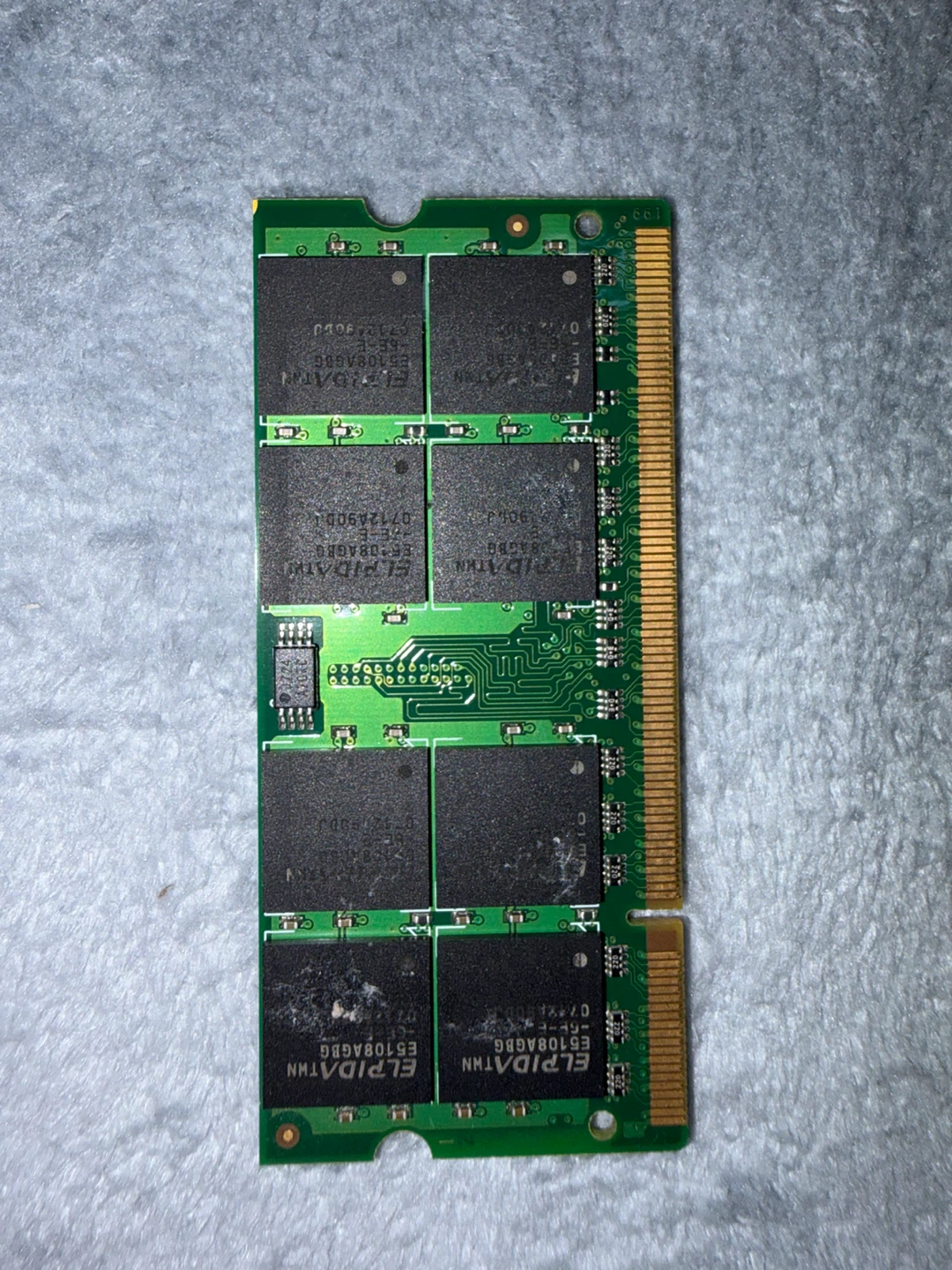エルピーダ メモリ ノートPC用の写真2枚目