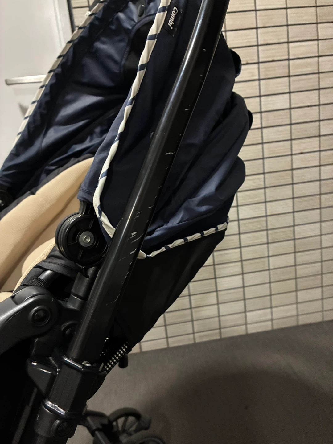 コンビ　スゴカル　4キャス　エアー　エッグショック　HKの写真5枚目