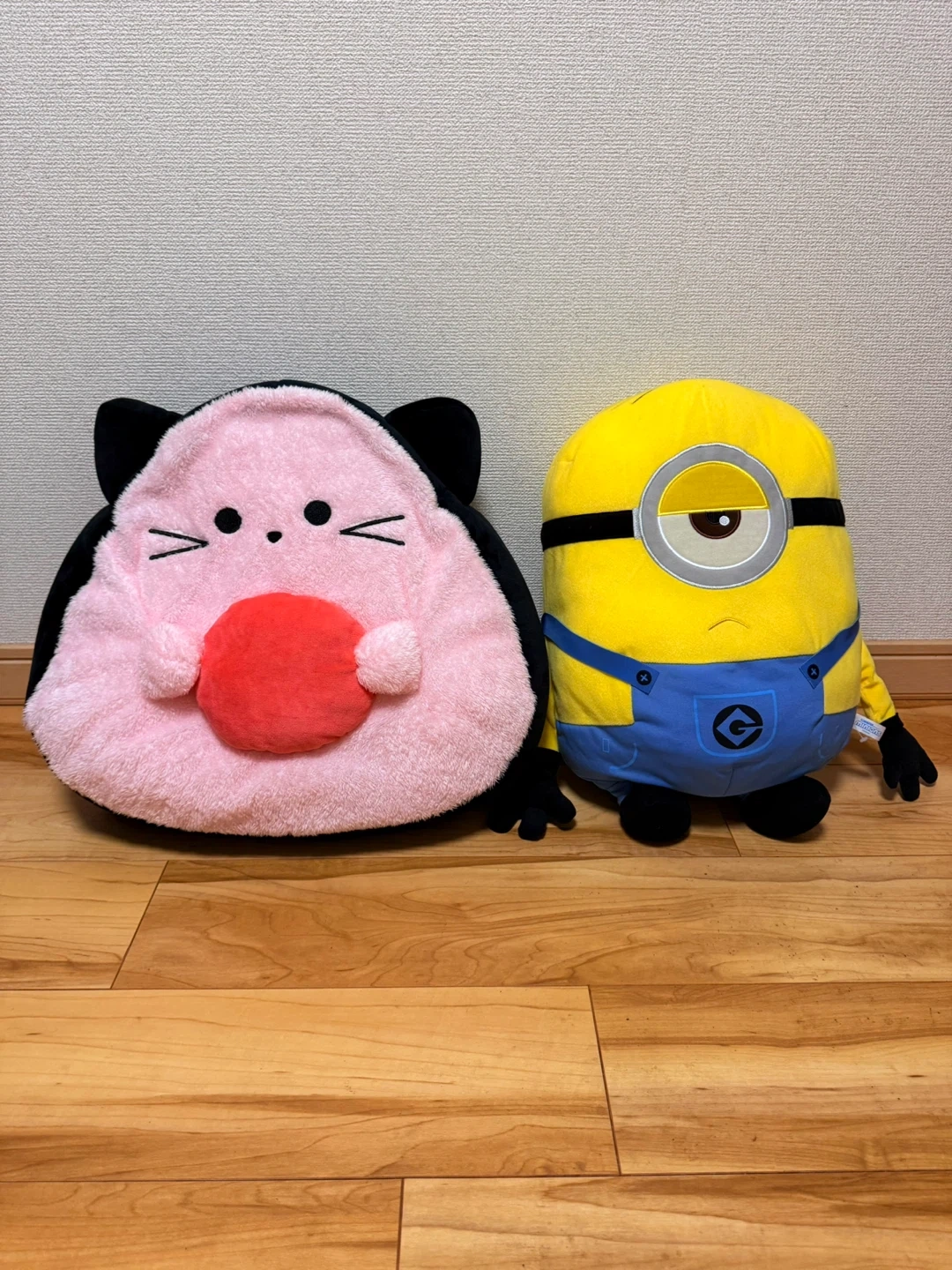 【美品✨】巨大ミニオンと猫のぬいぐるみクッションセット