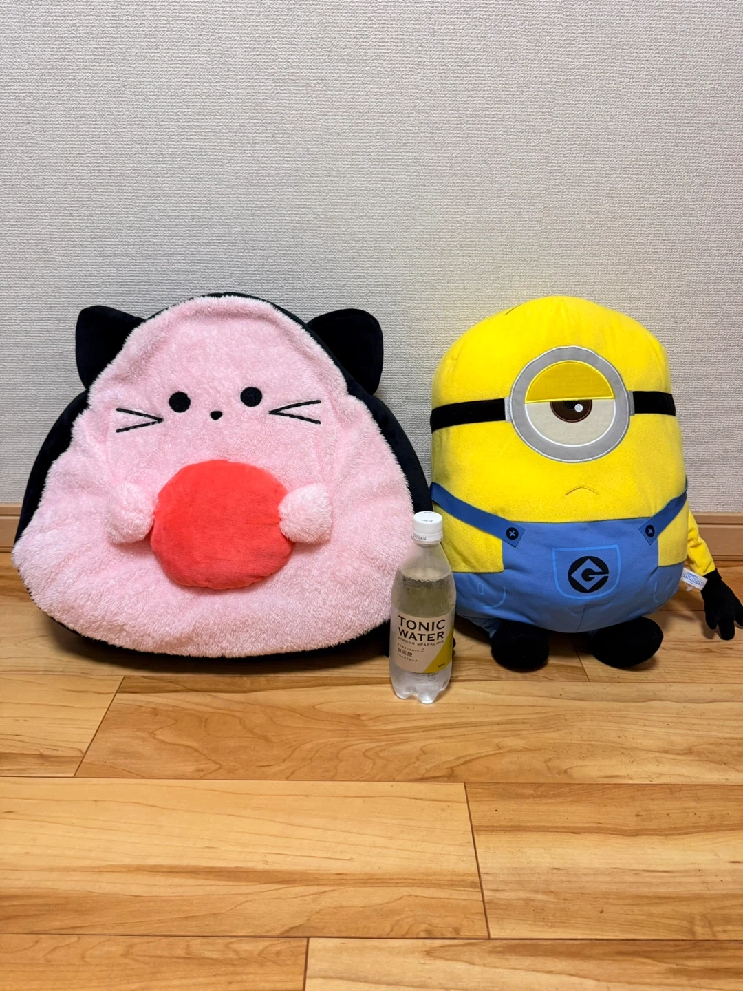 【美品✨】巨大ミニオンと猫のぬいぐるみクッションセットの写真2枚目