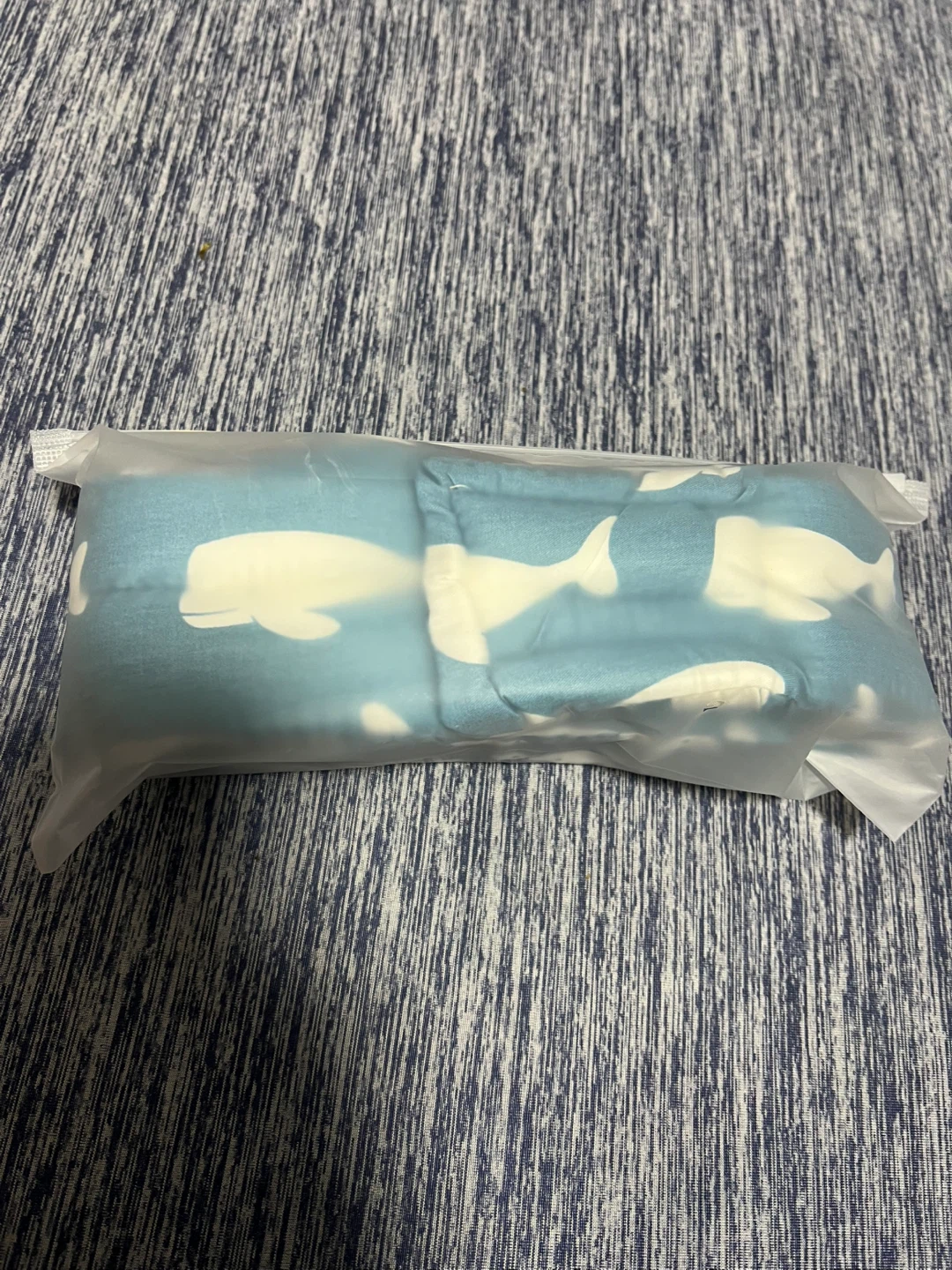 赤ちゃん用 ヘッドガード クッション クジラ柄の写真2枚目