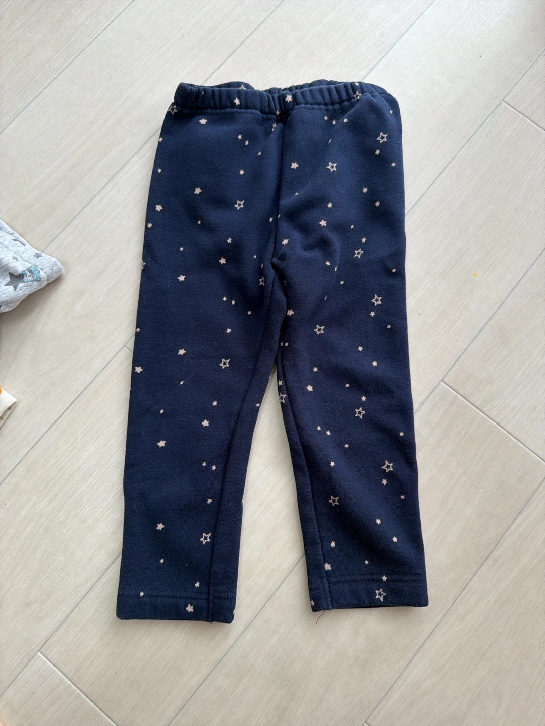 美品☆ユニクロ パンツ 4枚セット 90cm 裏起毛の写真4枚目