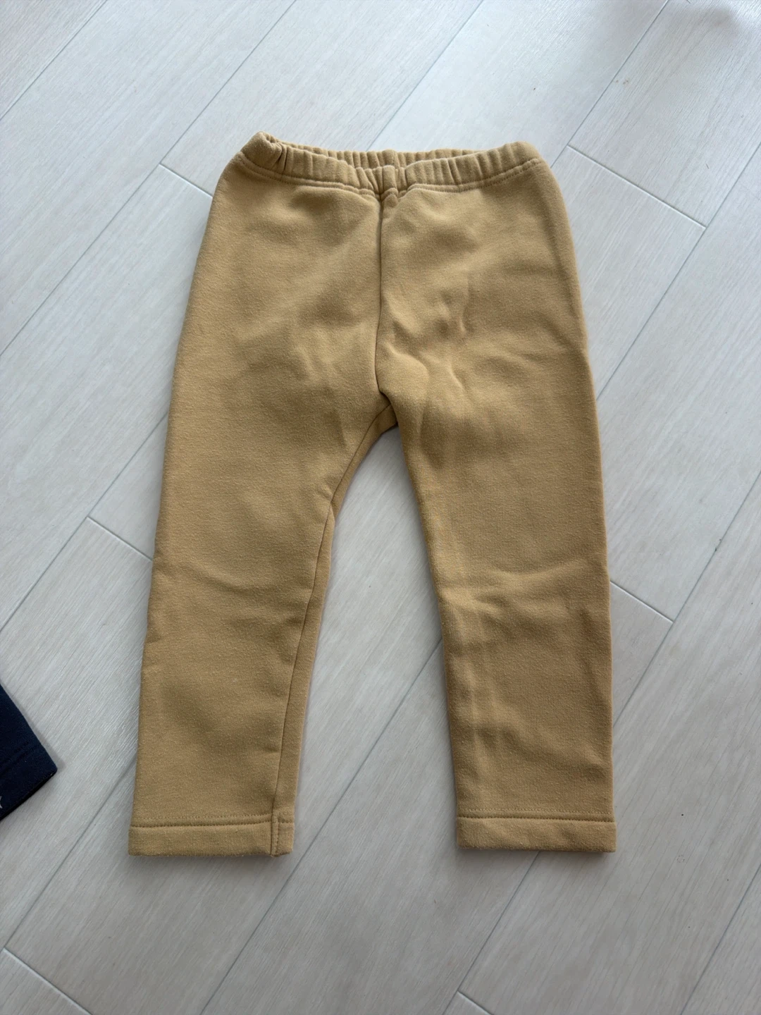 美品☆ユニクロ パンツ 4枚セット 90cm 裏起毛の写真5枚目