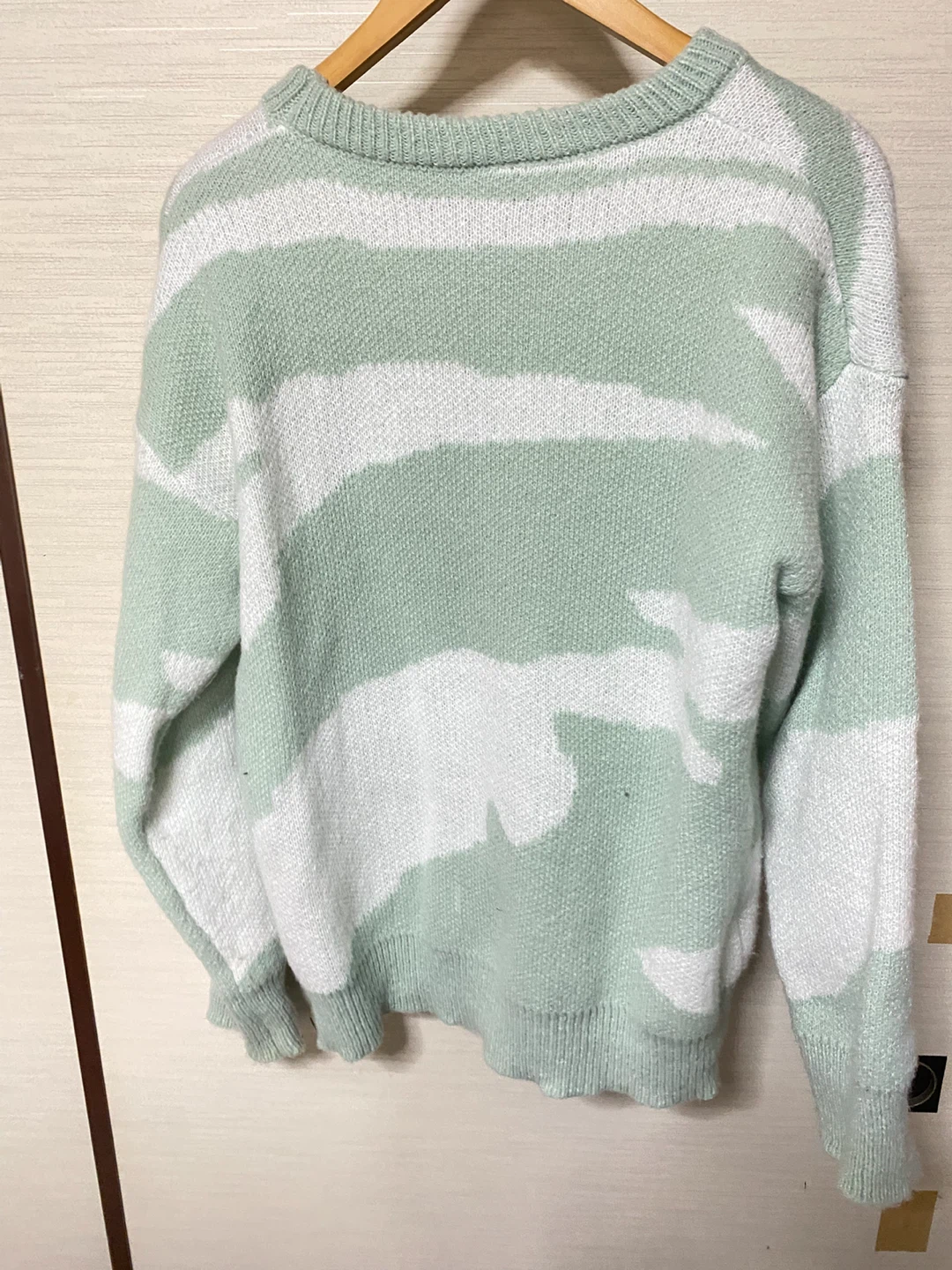 パステルグリーン 総柄 ニット プルオーバーの写真2枚目