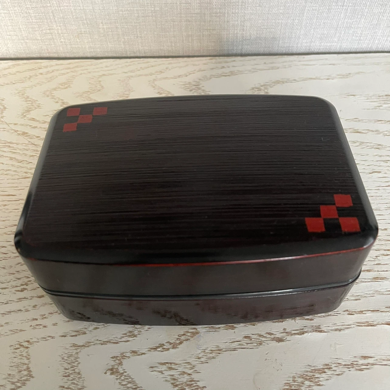 和柄のお弁当箱 2段仕切り付き