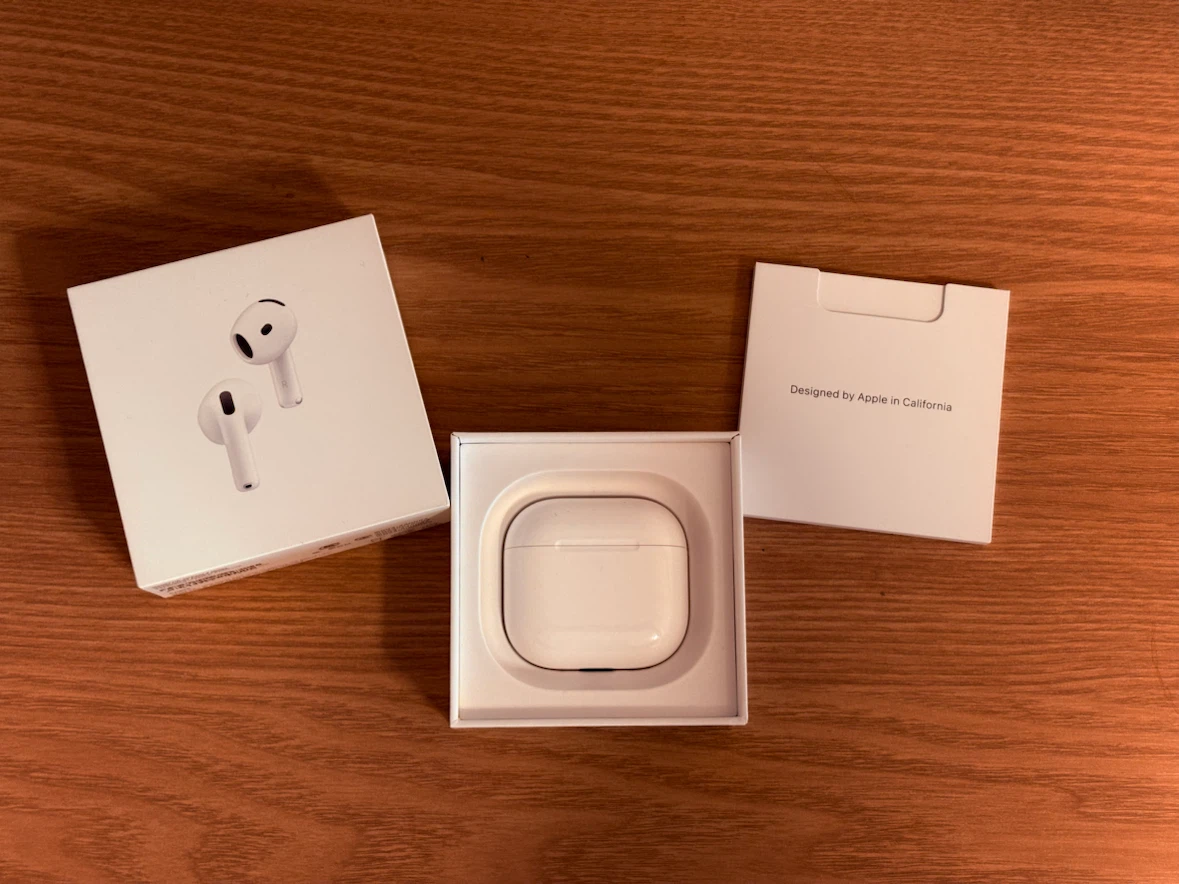 AirPods 4（アクティブノイズキャンセリング搭載）美品・箱付きの写真2枚目