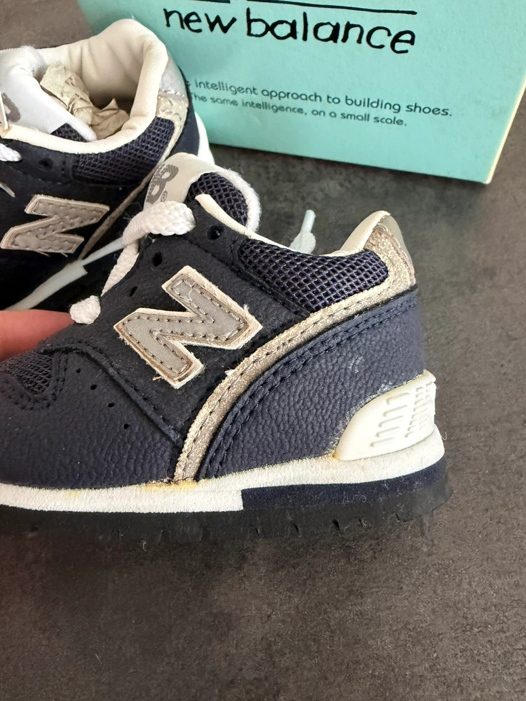 新品ニューバランス ベビーシューズ KF996 NV 10cmの写真3枚目