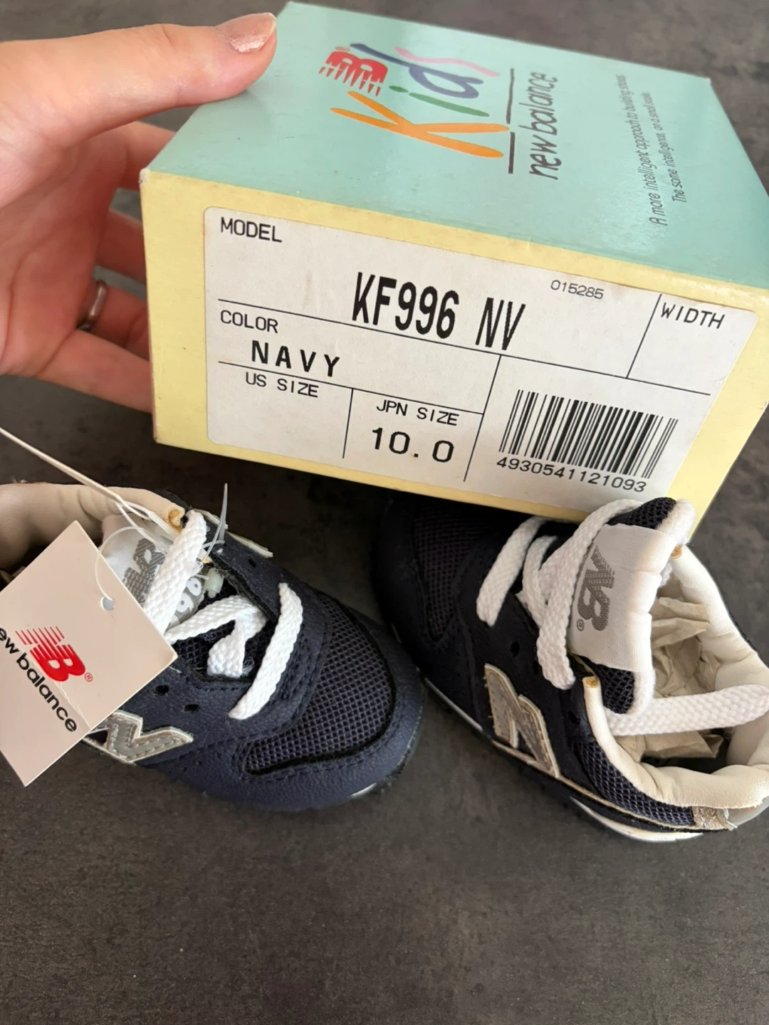 新品ニューバランス ベビーシューズ KF996 NV 10cmの写真6枚目