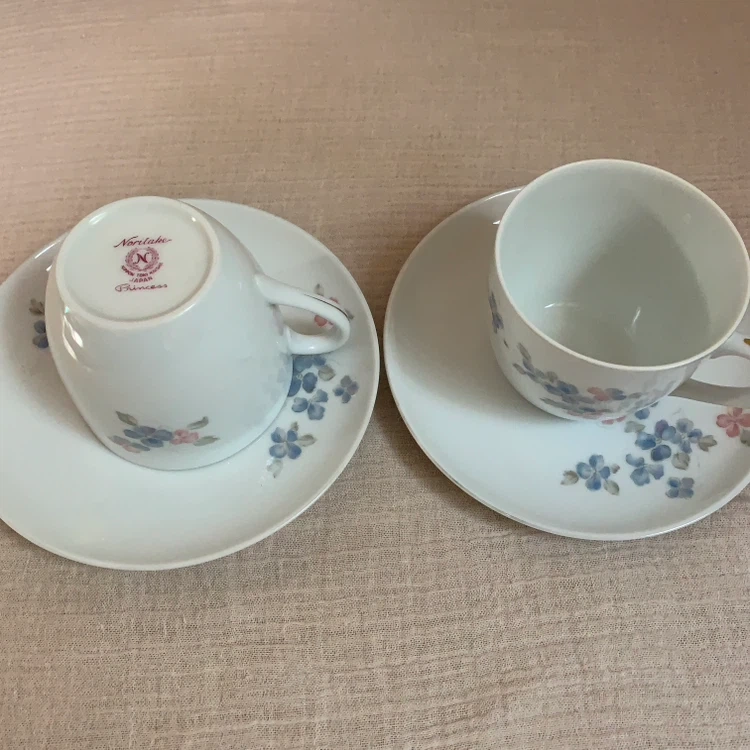 おまけ付きノリタケ カップ&ソーサー