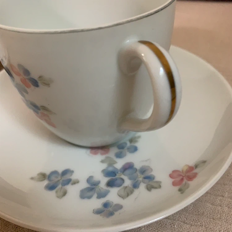 おまけ付きノリタケ カップ&ソーサーの写真3枚目