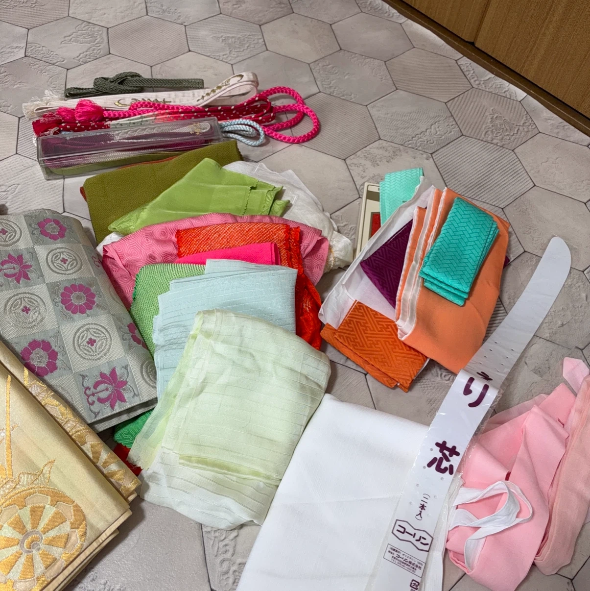 着物 帯 帯締め 重ね衿 紐 帯揚げ着物用品