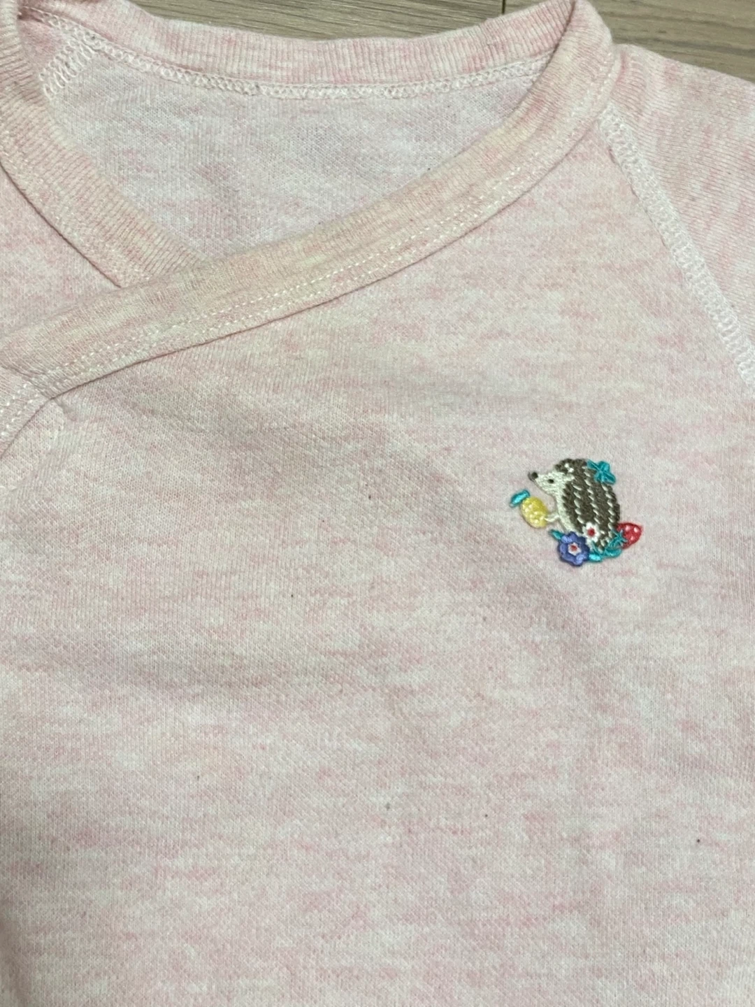 コンビミニ ピンク ロンパース 50-60cmの写真2枚目