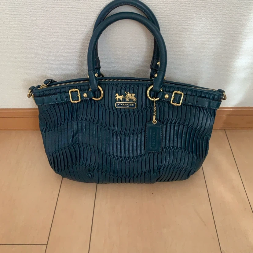 コーチ ハンドバッグ ギャザー ダークブルーの写真2枚目
