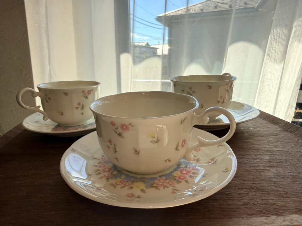 ナルミ カップ＆ソーサー 3客セット 花柄