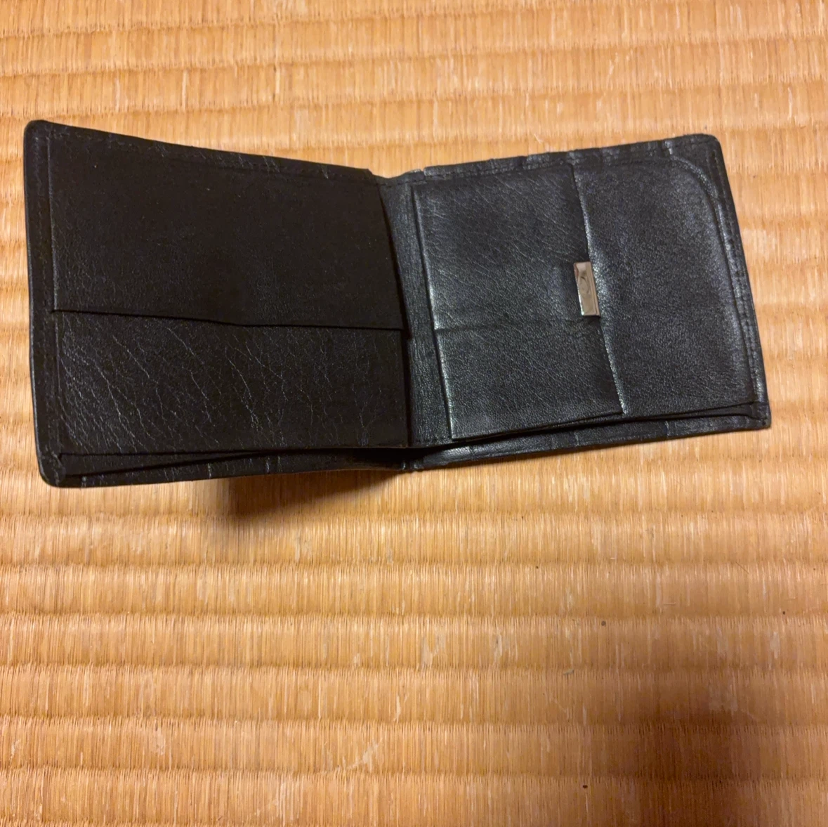 二つ折り財布 ブラック レザー