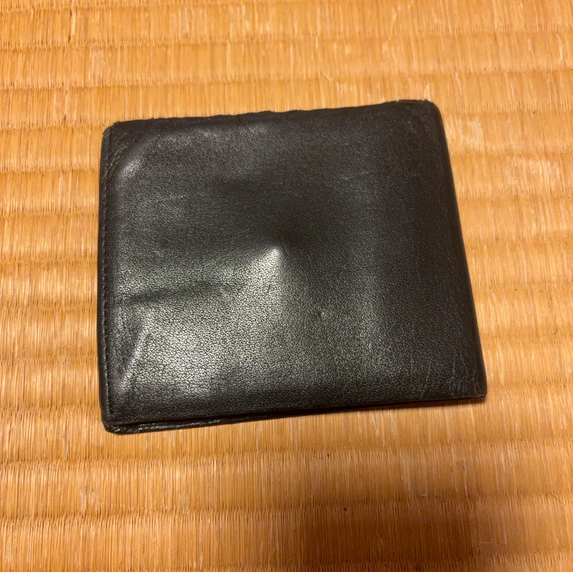 二つ折り財布 ブラック レザーの写真2枚目