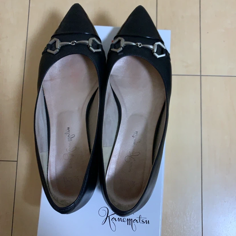 銀座かねまつ パンプス 黒の写真2枚目