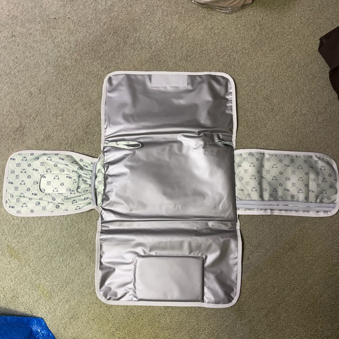 携帯用おむつ替えシートの写真3枚目