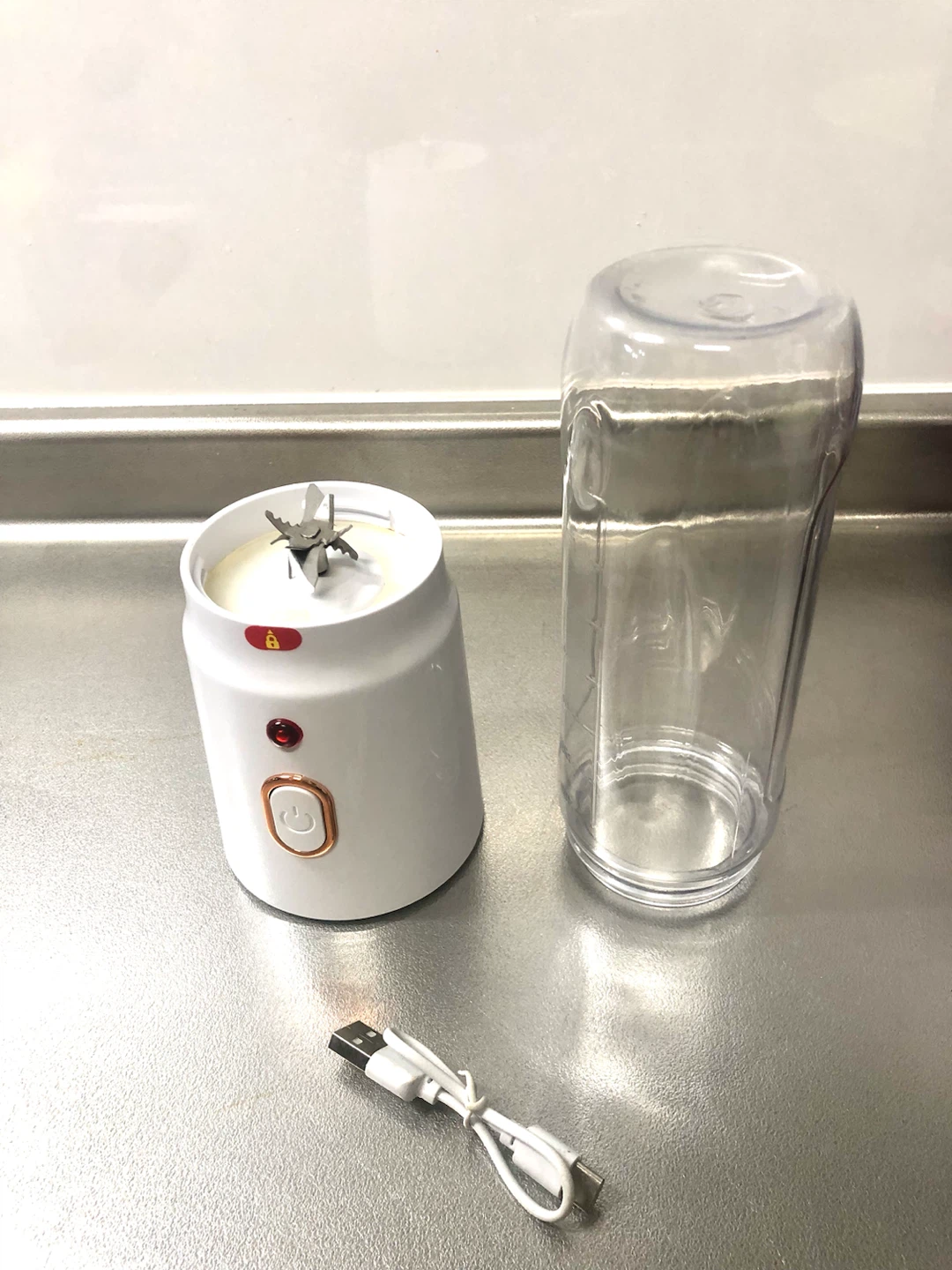 👨‍🍳💕充電式ポータブルミキサー 450ml ホワイト🌟✨の写真3枚目