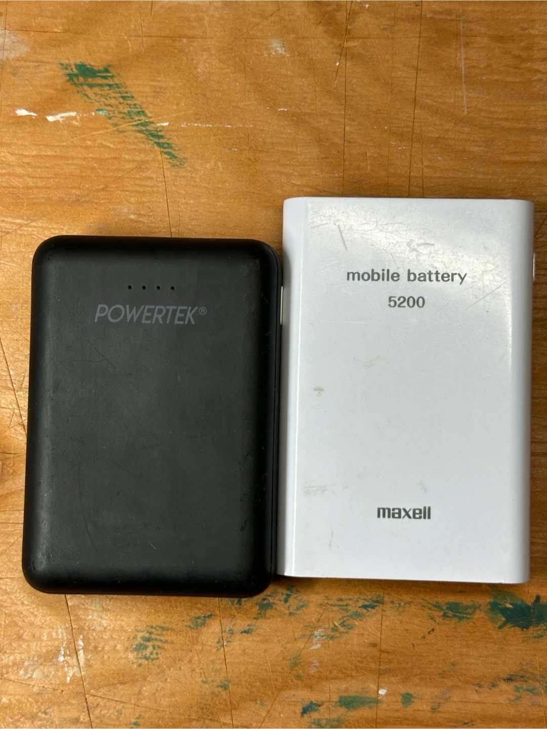 モバイルバッテリー POWERTEK10,000mAh maxell 5,200mAh