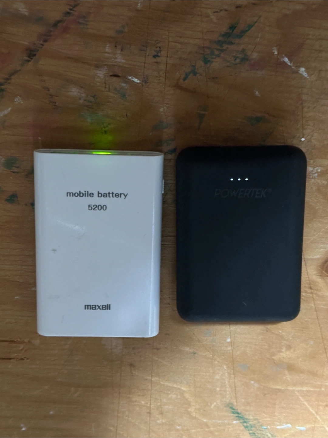モバイルバッテリー POWERTEK10,000mAh maxell 5,200mAhの写真3枚目