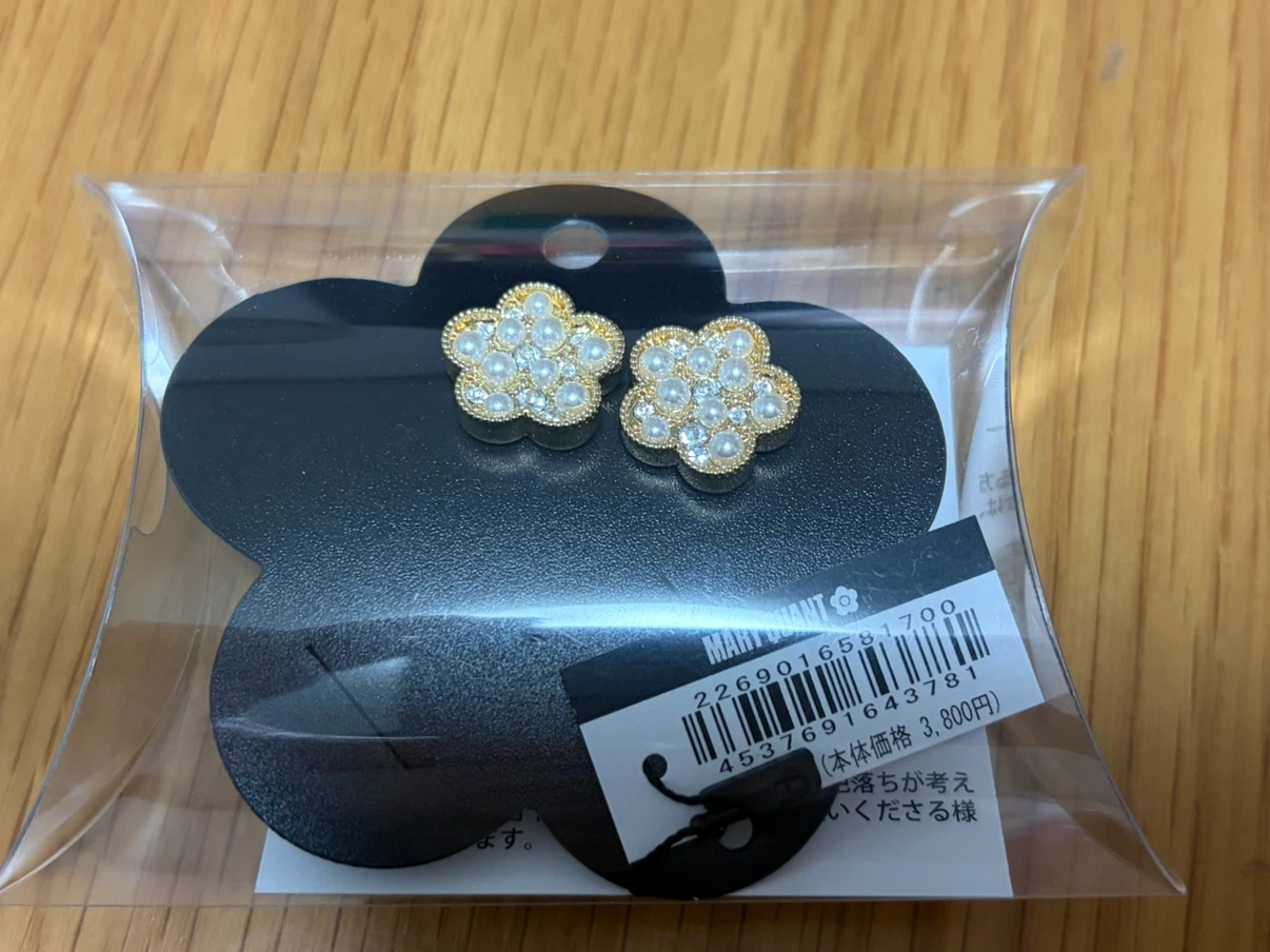 新品‼️マリークヮント ピアス フラワー パール ストーン