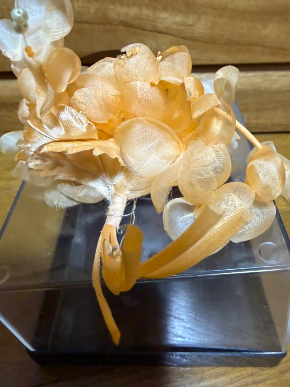 花モチーフ コサージュの写真2枚目