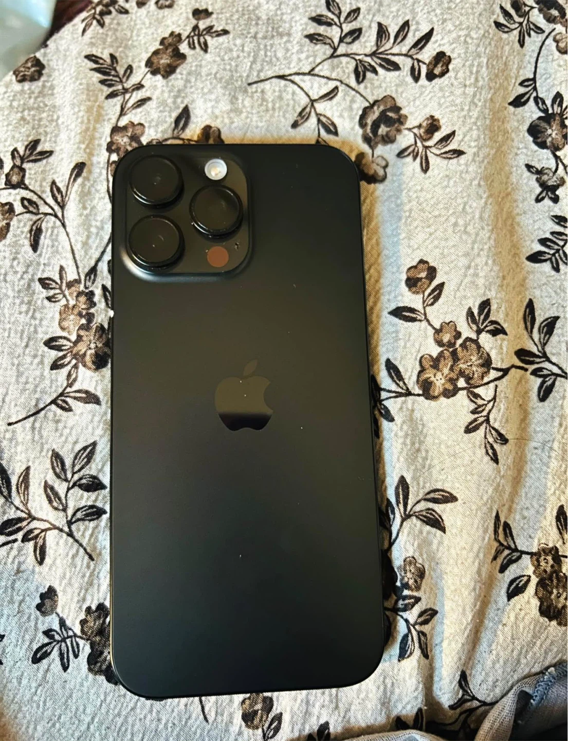 iPhone 16 Pro Max ブラック256GBの写真2枚目